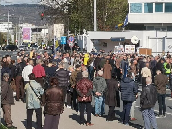 SARAJEVO:PROTESTI ISPRED OHRa