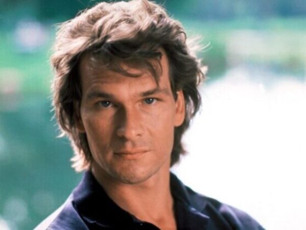 Road House (1989) 
 Pers: Patrick Swayze 
 Dir: Rowdy Herrington 
 Ref: ROA019BB 
 Photo Credit: [ MGM/UA / The Kobal Collection ] 
 Editorial use only related to cinema, television and personalities. Not for cover use, advertising or fictional works without specific prior agreement