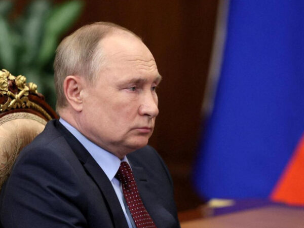 Putin otkrio pod kojim uslovom će prestati bombardovati Mariupolj