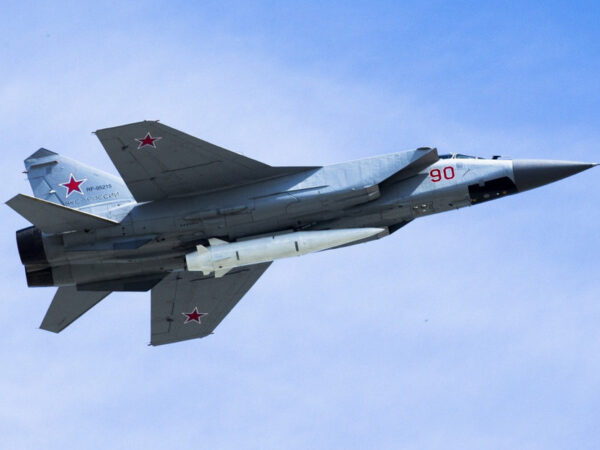 Ruski vojni avion MiG-31 pao u jezero