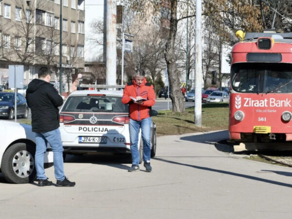 Na sjedištu tramvaja na Čengić Vili pronađena bomba