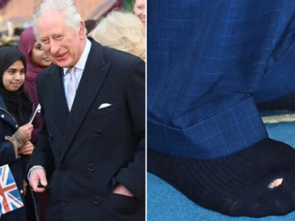 Kralj Charles prilikom ulaska u džamiju u Londonu otkrio rupu na čarapama