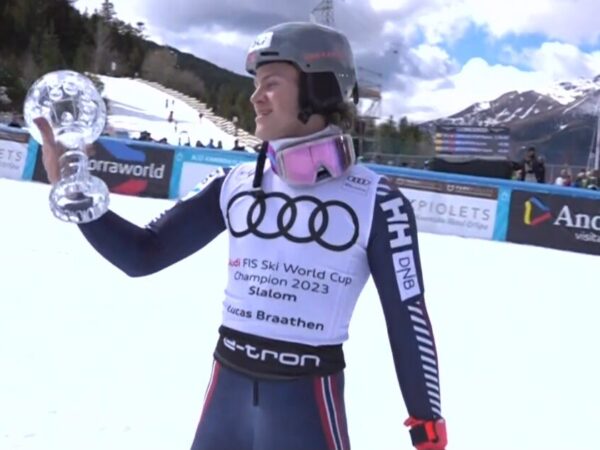 22-godišnji Lucas Braaten (NOR) sa slalomskim Kristalnim globusom