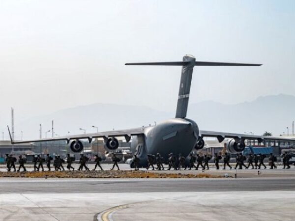 Posljednji američki vojni avion napustio Kabul