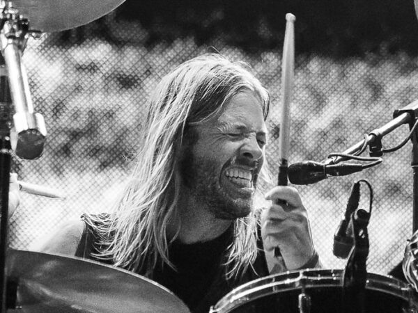 Iznenada preminuo Taylor Hawkins, bubnjar legendarne rock grupe Foo Fighters