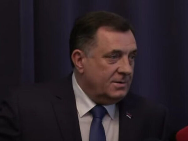 Dodik nakon sastanka sa Vučićem: Schmidt je nelegalan