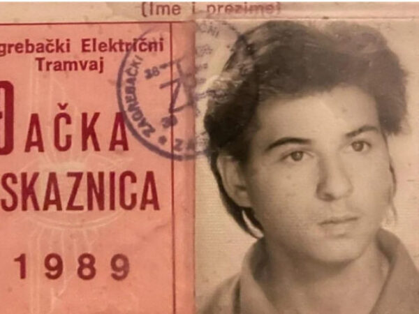 Popularni hrvatski glumac podijelio fotku iz mladosti