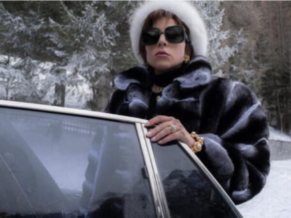 Lady Gagin skijaški outfit iz House of Gucci na aukciji: Pogledajte početnu cijenu...