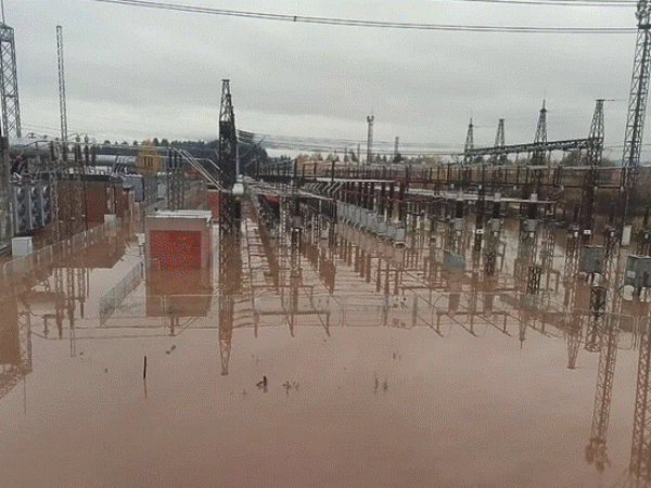 Uzrok nestanka električne energije u Sarajevu je poplavljena trafostanica u Reljevu