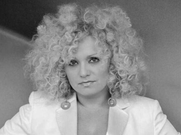 Preminula Vlatka Grakalić, posljednja pjevačica grupe "Srebrna krila"