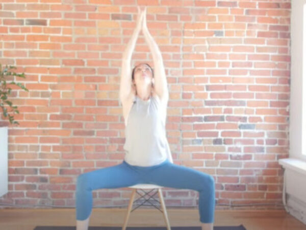 Vježbe joge koje možete izvoditi na stolici