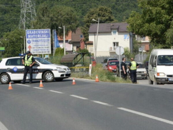 Teška nesreća kod Gračanice: Vozilom sletio s puta i poginuo