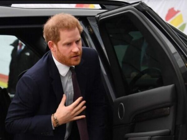 Princ Harry doputovao u Britaniju na djedov pokop