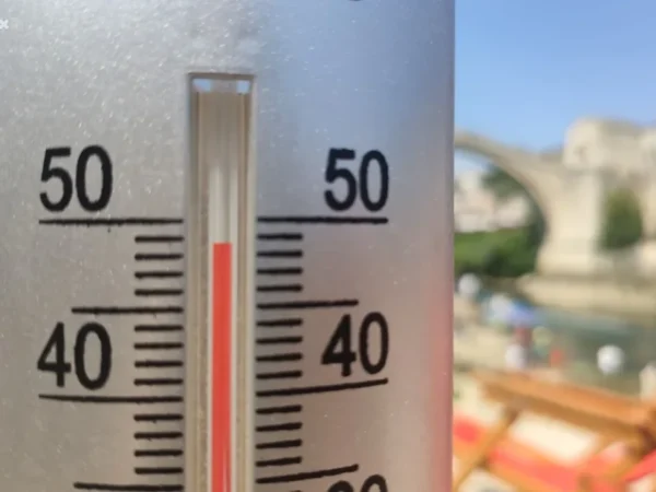 50 stepeni Celzijusovih izmjereo ispod Starog mosta u Mostaru