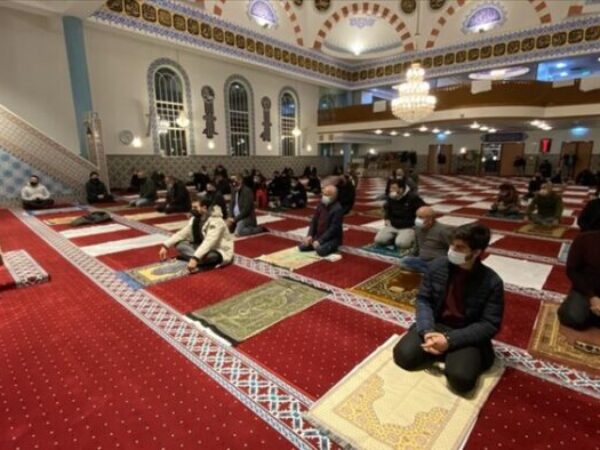 U džamijama u Holandiji klanjan prvi teravih-namaz nakon ublažavanja epidemioloških mjera