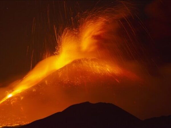 Italija: Ponovo eruptirao vulkan Etna