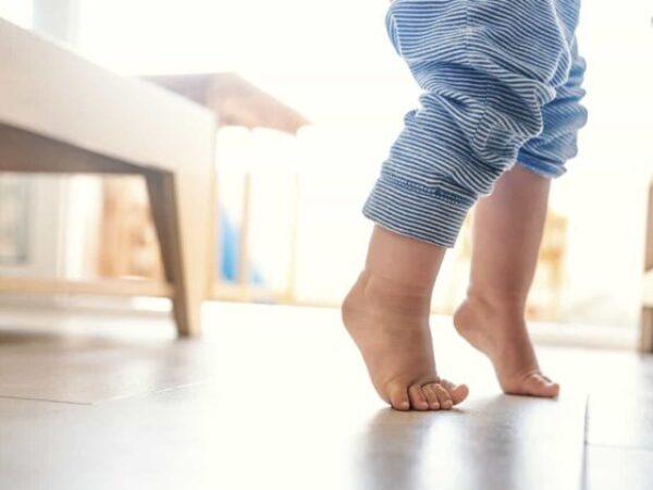 toddler-feet-growing